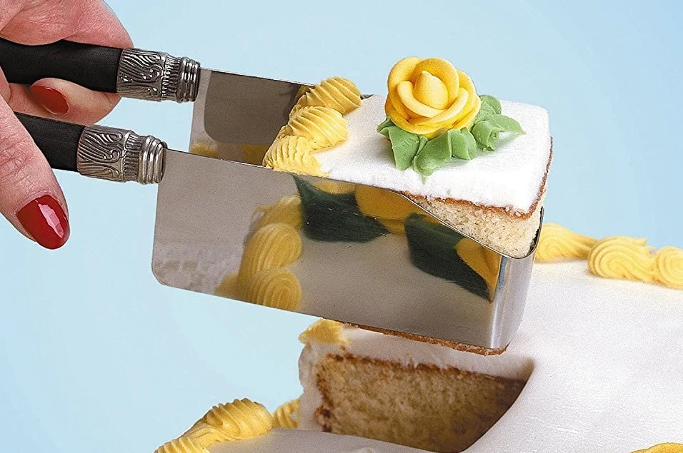 square cake cutter