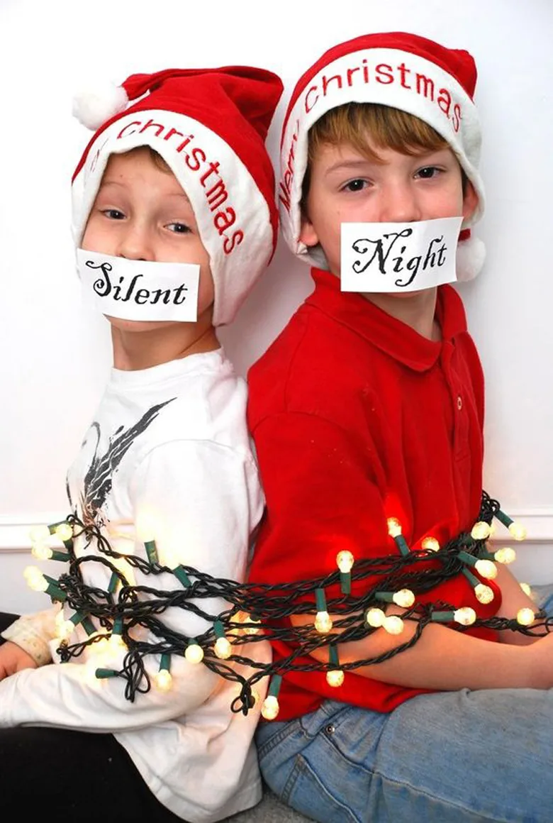 Silent Night most creative and funny Christmas photos 17 MOST CREATIVE AND FUNNY CHRISTMAS PHOTOS (PLUS SAYINGS AND QUOTES) #funnyChristmasphotos; outdoor Christmas picture ideas; unique Christmas cards