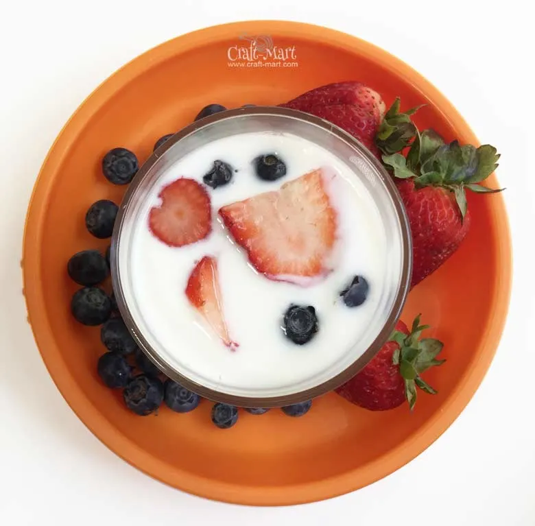 kefir - homemade probiotic drink with berries has 3-4 times more benefits than yogurt