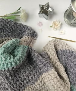 Bernat Velvet Yarn Pattern-Textured Baby Blanket-FREE PATTERN Crochet luxurious, soft, and cuddly baby blanket using Bernat velvet yarn with this easy blanket stitch and an easy crochet pattern. #bernatvelvetyarn #velvetyarn #velvetyarnpattern #freecrochetpattern