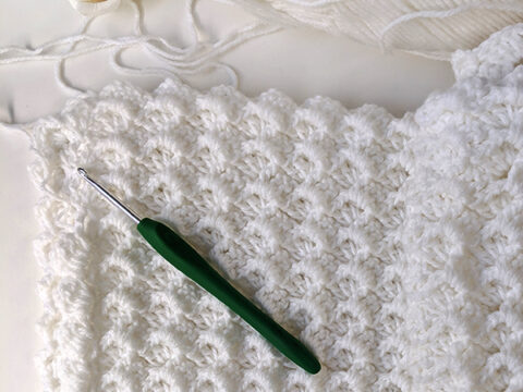 Easy Crochet Baby Blanket (White Waves) - Craft-Mart