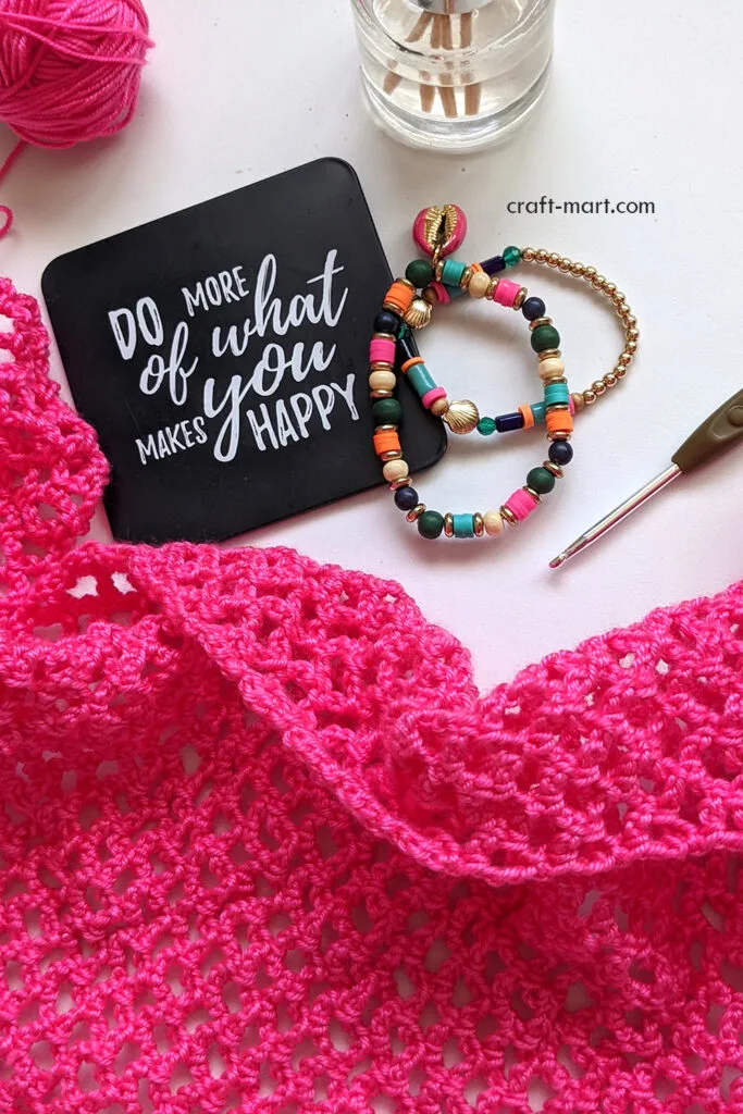 Knitting vs Crocheting: Which Craft is Easier?