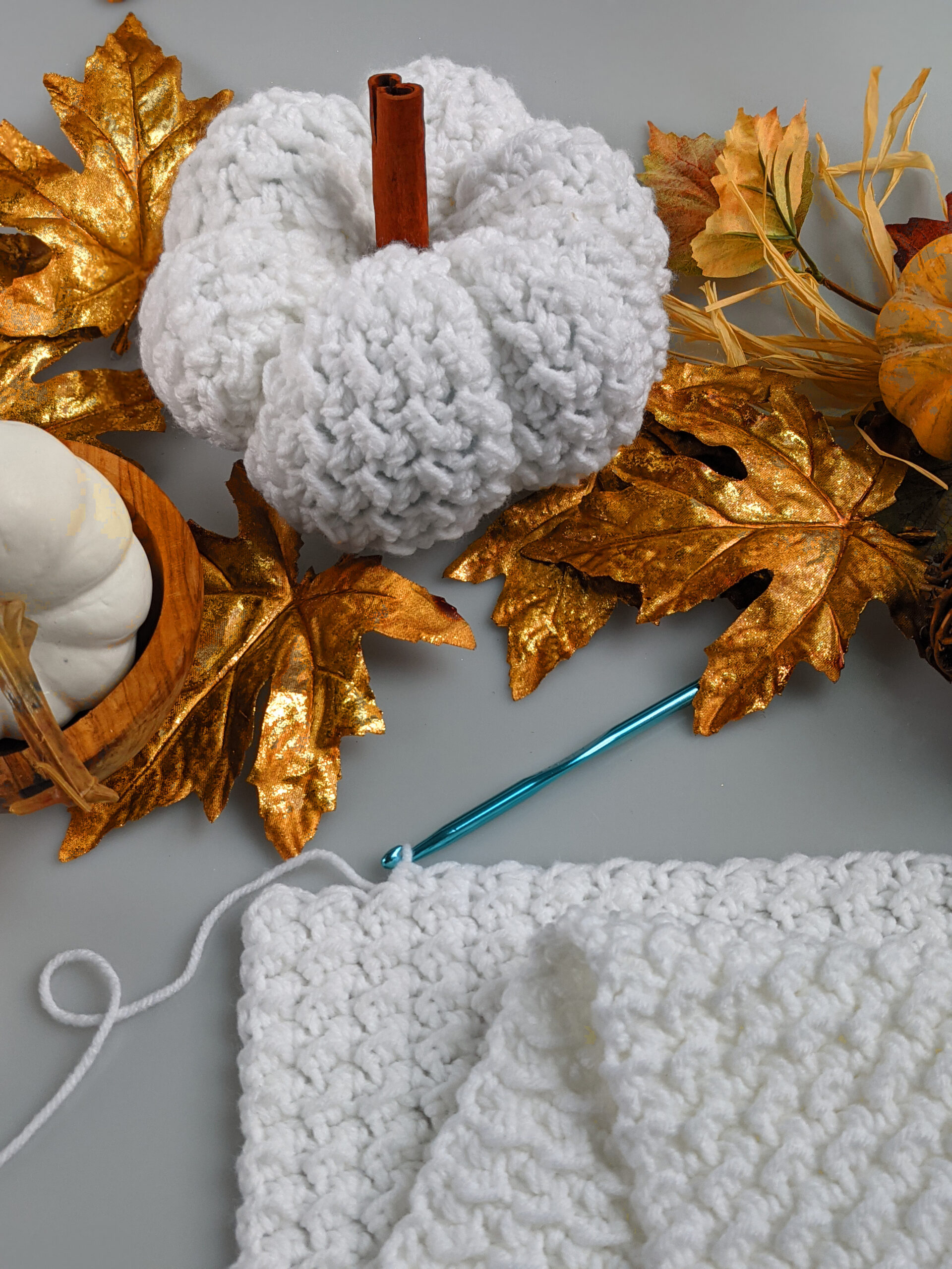 Knitting vs. Crochet - Craft-Mart